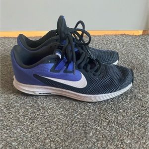 Nike tennis shoes. Size 6. Barely worn